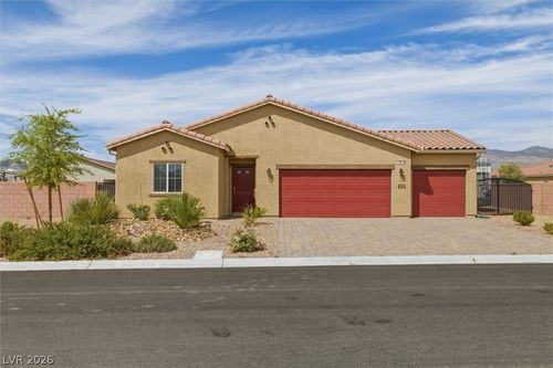 182 Hawk Ave, Pahrump, NV, 89060-4243 | Card Image