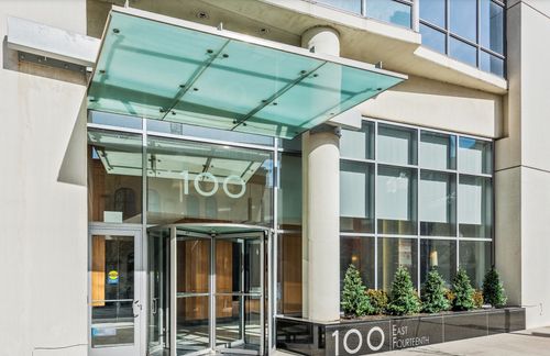 1403-100 14th St, Chicago, IL, 60605-3672 | Card Image