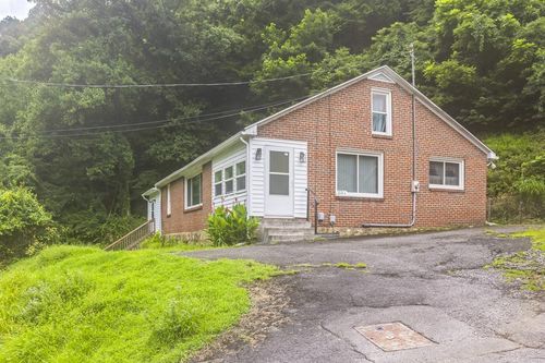 1022 Sharon St, Grundy, VA, 24614-6925 | Card Image