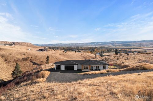 1601 Deer Valley Drive, Ellensburg, WA, 98926 | Card Image