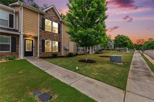 5960 Garden Cir, Douglasville, GA, 30135-6737 | Card Image