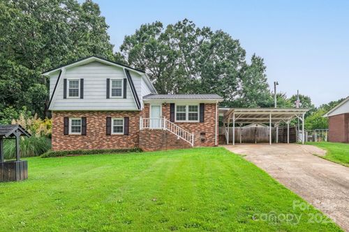 1040 Spring Dr, Gastonia, NC, 28052-9213 | Card Image