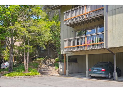 e-7522 Sw Barnes Rd, Portland, OR, 97225-6255 | Card Image