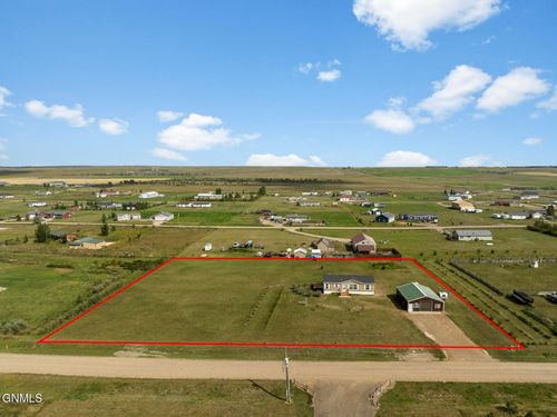 5722 Patriot Ln, Williston, ND, 58801-9048 | Card Image