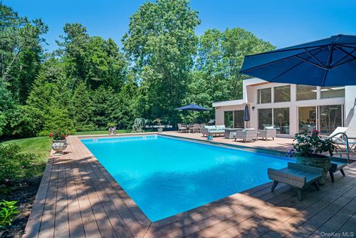 36 Deerfield Way, Southampton, NY, 11959 | Card Image