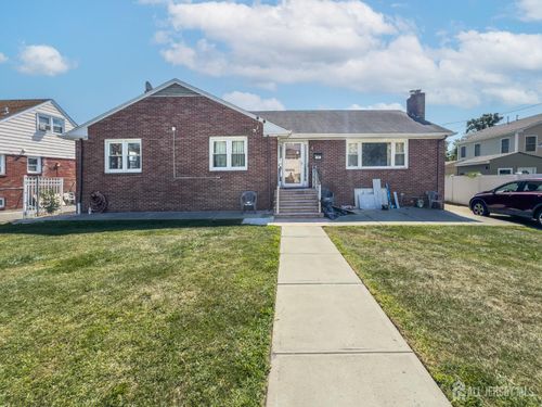 19 Holmes St, Carteret, NJ, 07008-2340 | Card Image