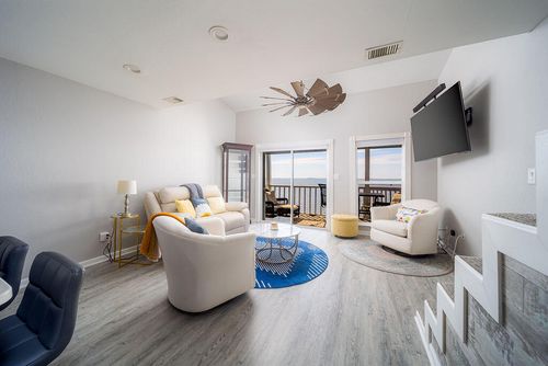 c-5539 Soundside Dr, Gulf Breeze, FL, 32563-9528 | Card Image