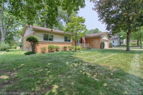 29556 Puritan St, Livonia, MI, 48154-3247 | Card Image