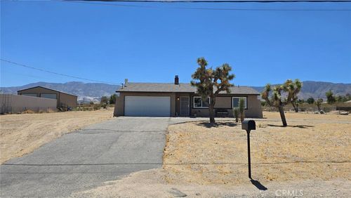 32673 Zircon Rd, Lucerne Valley, CA, 92356-8680 | Card Image
