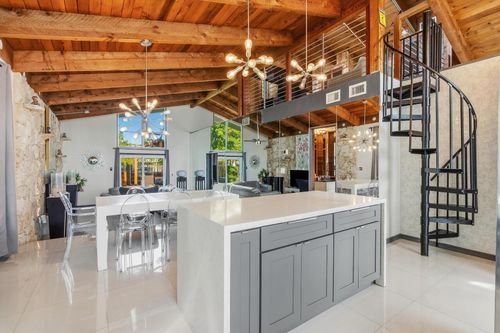 221 Nw 45th St, Oakland Park, FL, 33309-3909 | Card Image