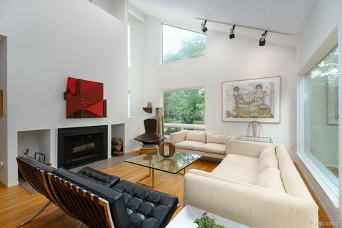 1907 Raymond Pl, Bloomfield Hills, MI, 48302-2265 | Card Image