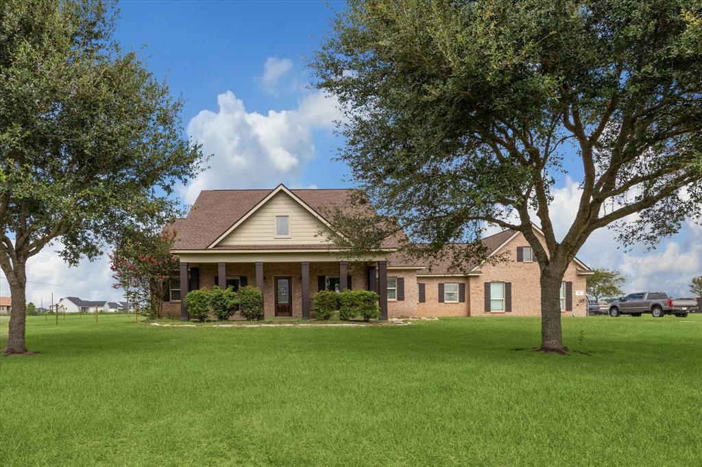 Colony Dr, Sealy, TX 77474