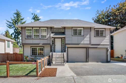 5529 1st Dr W, Everett, WA, 98203-3499 | Card Image