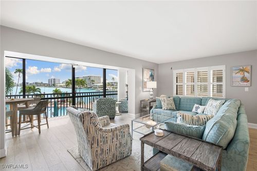 apt-207-222 Harbour Dr, NAPLES, FL, 34103-4087 | Card Image