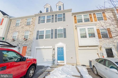 57 Carnegie Links Dr, MARTINSBURG, WV, 25405-5727 | Card Image