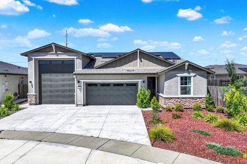 1517 Falabella Way, Olivehurst, CA, 95961-4915 | Card Image