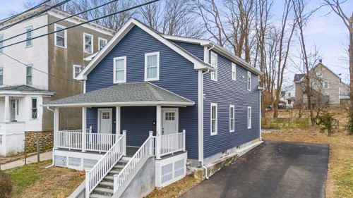 23 Moore Ave, New London, CT, 06320-4915 | Card Image