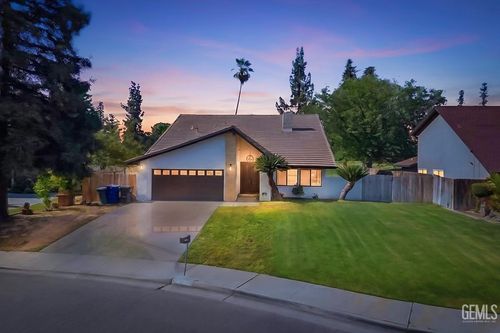 6612 Greensward Way, Bakersfield, CA, 93309-3636 | Card Image