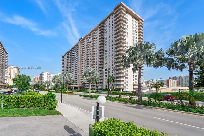 APT-1414 - 250 174 Th St, Condo with 1 bedrooms, 2 bathrooms and null parking in Sunny Isles Beach FL | Image 27