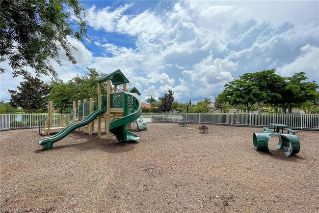 4421 Dutchess Park Rd, Condo with 2 bedrooms, 2 bathrooms and 2 parking in FORT MYERS FL | Image 35