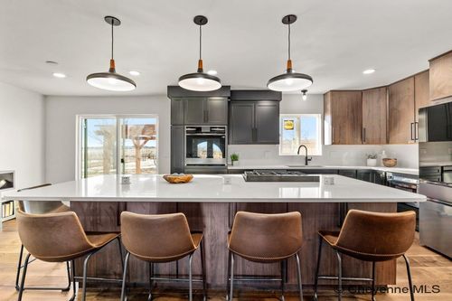 7602 Ridge Rd, Cheyenne, WY, 82009-2312 | Card Image