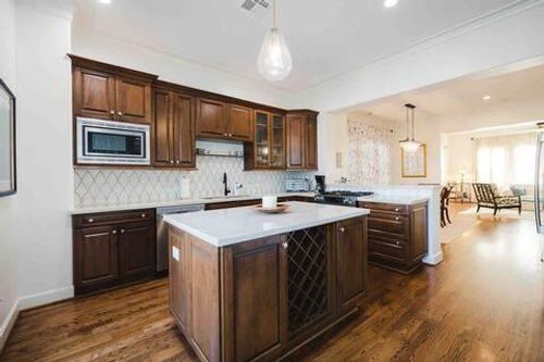 1616 Southmore Blvd, Houston, TX, 77004-5943 | Card Image