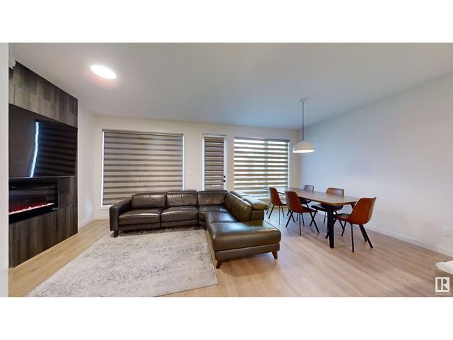 9468 Pear Cres Sw, House other with 3 bedrooms, 3 bathrooms and null parking in Edmonton AB | Image 12