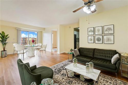 16-4801 Nw 7th St, Miami, FL, 33126-2167 | Card Image