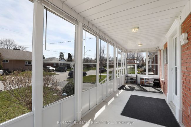 42 Marta Ave, House other with 3 bedrooms, 2 bathrooms and 1 parking in Scarborough ON | Image 4