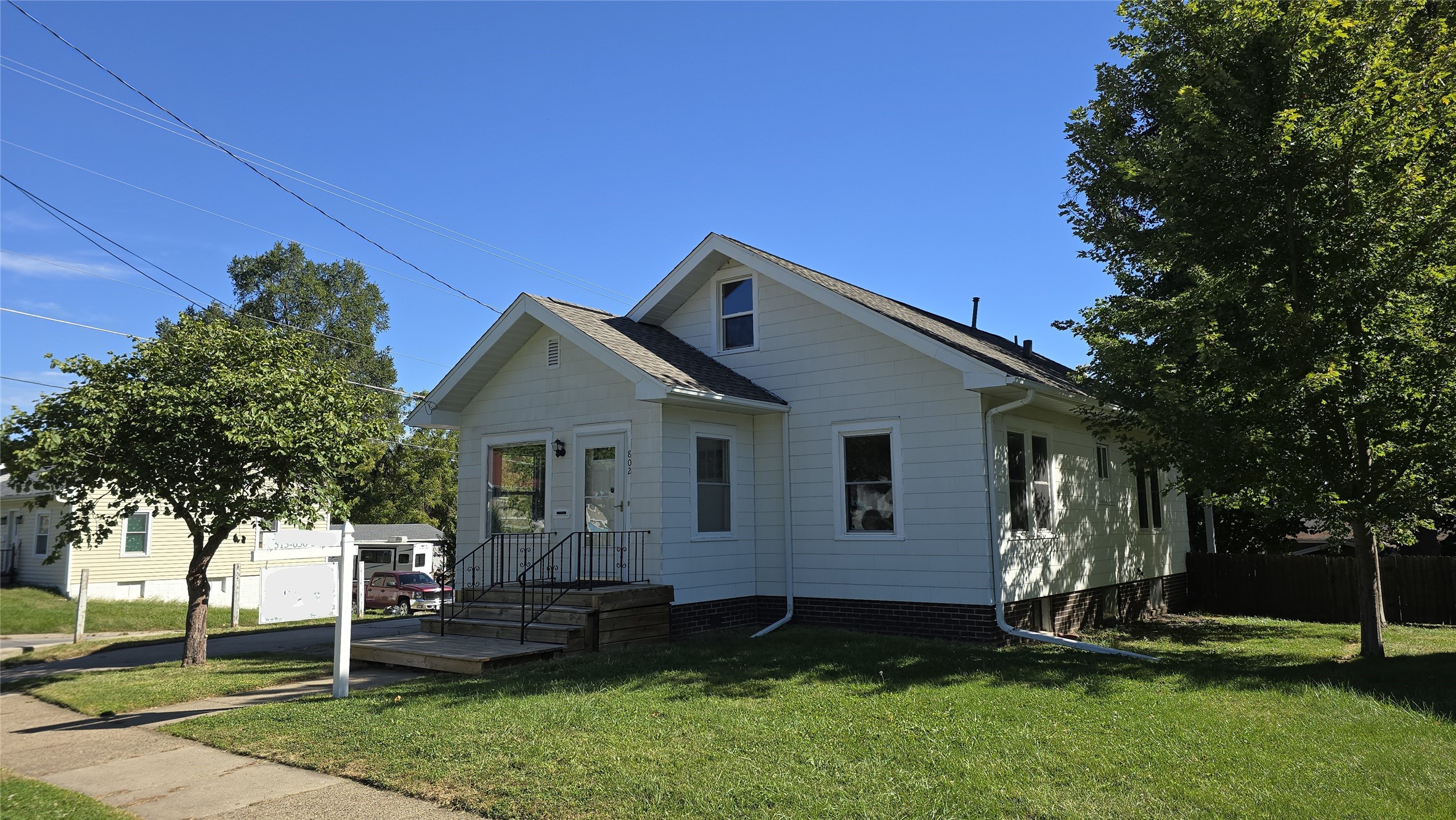 4th St, Newton, IA 50208