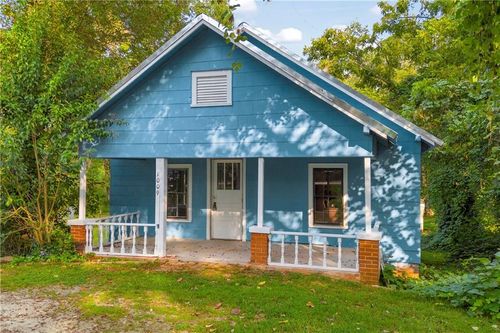 1009 S Pond St, Toccoa, GA, 30577-5834 | Card Image