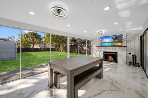 3954 Coconut Cir N, NAPLES, FL, 34104-4453 | Card Image