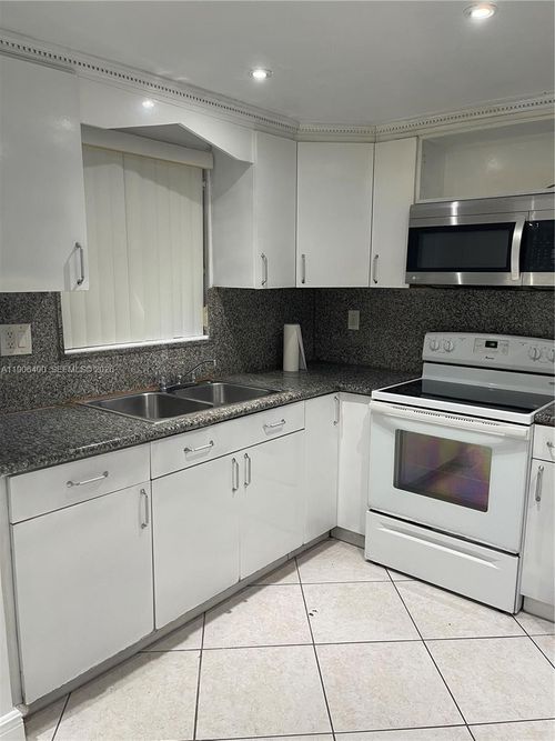 apt-117-7505 Sw 82nd St, Miami, FL, 33143-7300 | Card Image