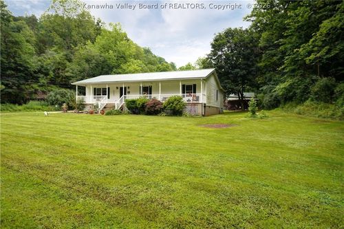 7106 Heizer Creek Rd, Poca, WV, 25159-7378 | Card Image