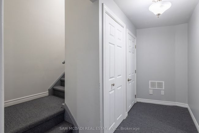 80 Longbourne Cres, House attached with 3 bedrooms, 2 bathrooms and 4 parking in Brampton ON | Image 22