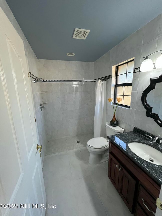 Game room bath | Image 41