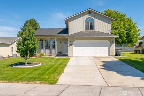 110 E Belair Dr, Moses Lake, WA, 98837-2573 | Card Image