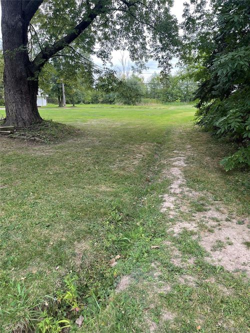 11401 Polk St, Taylor, MI, 48180-4328 | Card Image