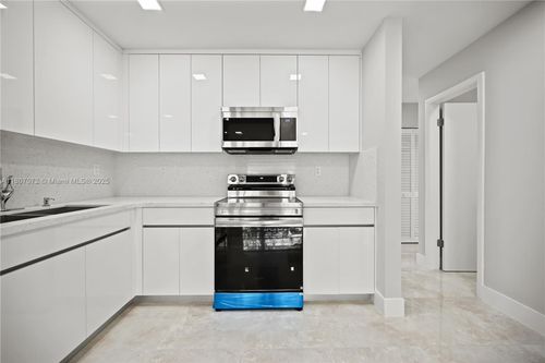 apt-28-15685 Sw 82nd Circle Ln, Miami, FL, 33193-5055 | Card Image