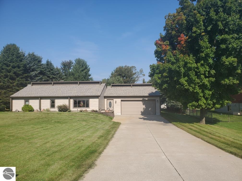 Morel Dr, Cadillac, MI 49601