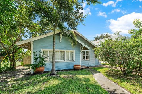 728 Newark St, West Palm Beach, FL, 33401-6646 | Card Image