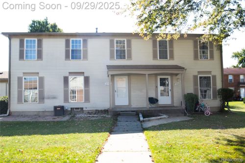35517 Turner Dr, Sterling Heights, MI, 48312-3666 | Card Image