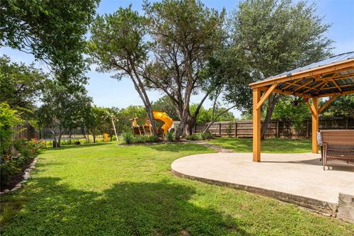 55 Sprucewood Dr, Wimberley, TX, 78676-2803 | Card Image