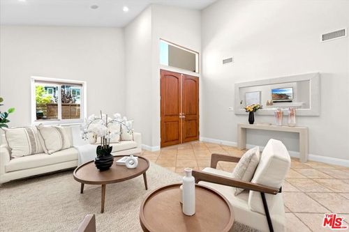 4712 Cedros Ave, Sherman Oaks, CA, 91403-4118 | Card Image