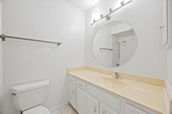Full Bath | Image 11