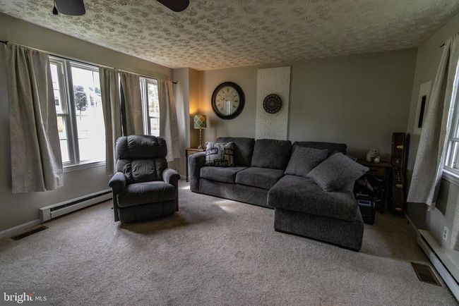 7979 Main St, House other with 3 bedrooms, 2 bathrooms and null parking in MIDDLETOWN VA | Image 5
