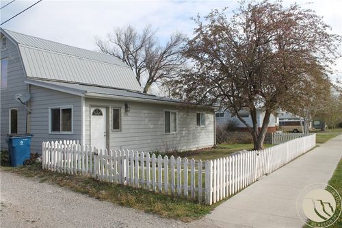 212 E 3rd Ave, Big Timber, MT, 59011-7877 | Card Image