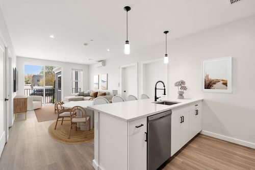 203-10 Somerset Ave, Winthrop, MA, 02152-2997 | Card Image