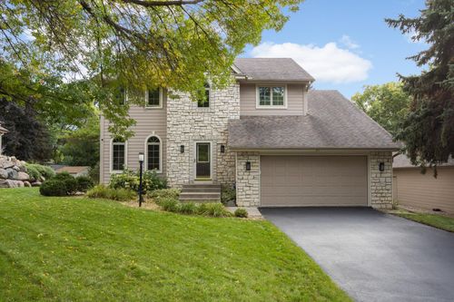 31 Marcin Hl, Burnsville, MN, 55337-4012 | Card Image