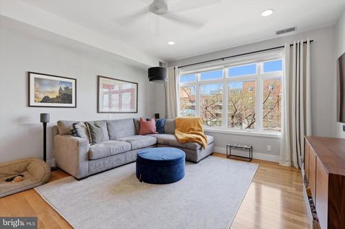 3-112 Market St, PHILADELPHIA, PA, 19106-3131 | Card Image